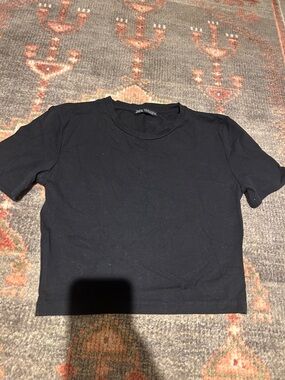 Zara Black Short-Sleeve Crewneck Tee